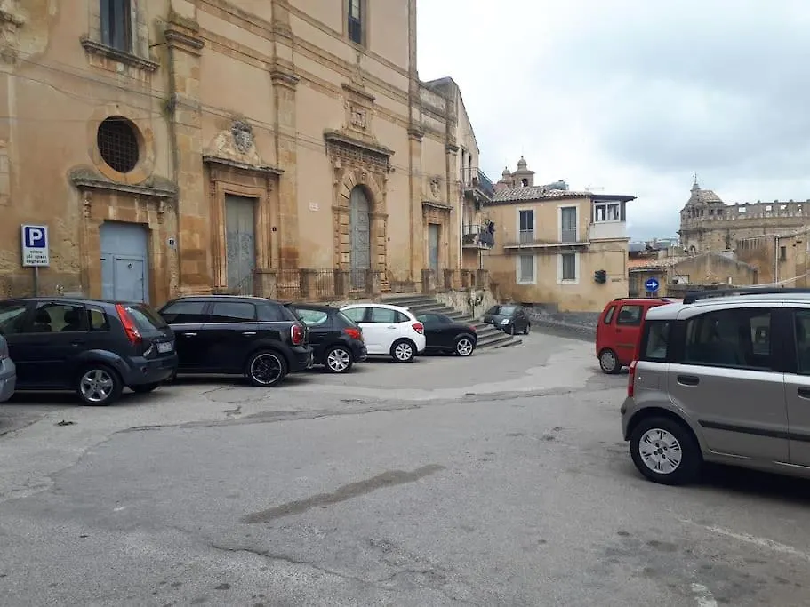 Holiday home Attico Con Balcone Sulla Scalinata Di Caltagirone, Con Vista Mozzafiato, Cucina Attrezzata E Ottima Connessione Wi-Fi Villa
