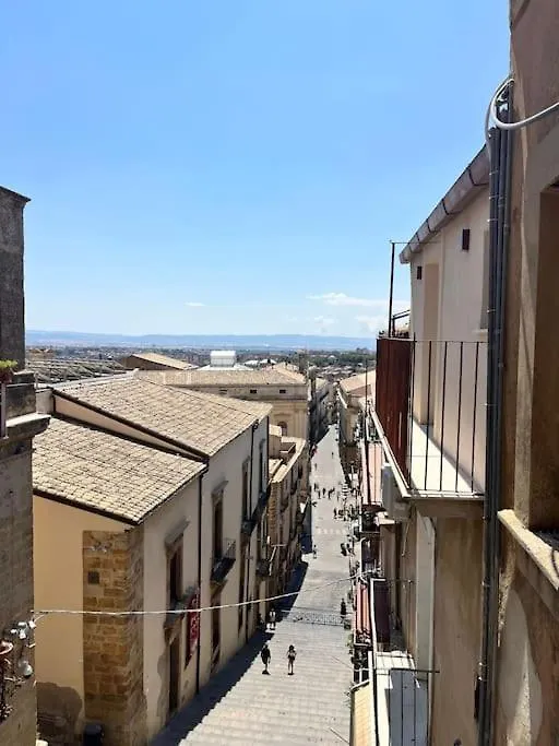 Attico Con Balcone Sulla Scalinata Di Caltagirone, Con Vista Mozzafiato, Cucina Attrezzata E Ottima Connessione Wi-Fi Villa Caltagirone