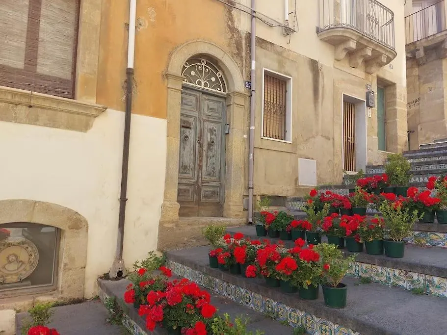 Attico Con Balcone Sulla Scalinata Di Caltagirone, Con Vista Mozzafiato, Cucina Attrezzata E Ottima Connessione Wi-Fi Villa 0*, Caltagirone Italy